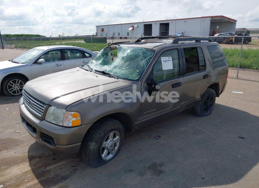 Photo 2 of 2005 Ford Explorer XLT/XLT SPORT (VIN 1FMZU73E45UA30741)