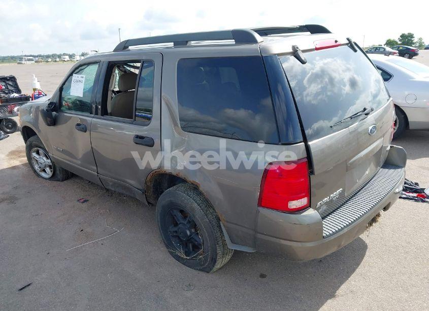 Photo 3 of 2005 Ford Explorer XLT/XLT SPORT (VIN 1FMZU73E45UA30741)