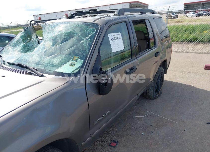 Photo 6 of 2005 Ford Explorer XLT/XLT SPORT (VIN 1FMZU73E45UA30741)