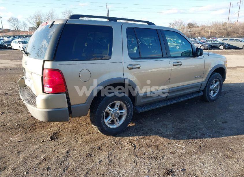 Photo 4 of 2002 Ford Explorer XLT (VIN 1FMZU73E52UA86408)