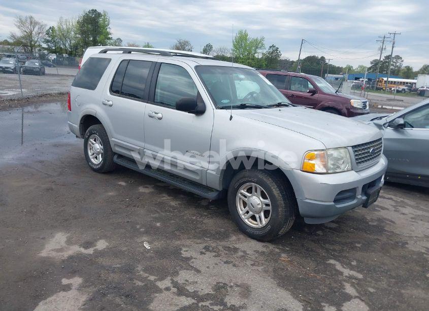 2002 Ford Explorer XLT (VIN 1FMZU73E52UB22890) main photo