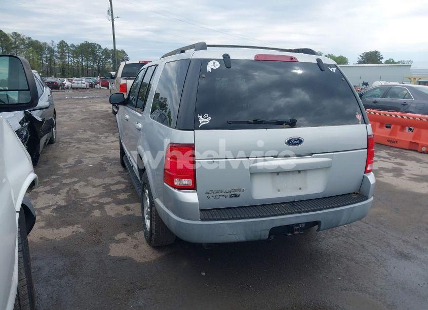 Photo 3 of 2002 Ford Explorer XLT (VIN 1FMZU73E52UB22890)