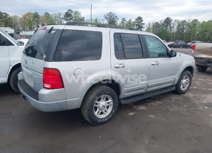 Photo 4 of 2002 Ford Explorer XLT (VIN 1FMZU73E52UB22890)