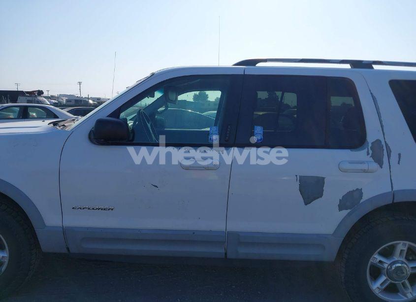 Photo 14 of 2002 Ford Explorer XLT (VIN 1FMZU73E52ZA40029)
