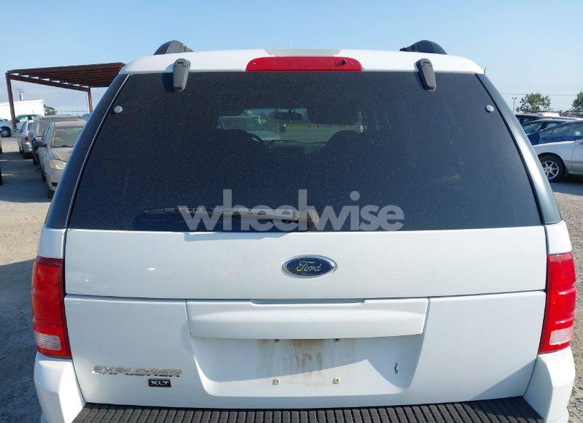 Photo 16 of 2002 Ford Explorer XLT (VIN 1FMZU73E52ZA40029)