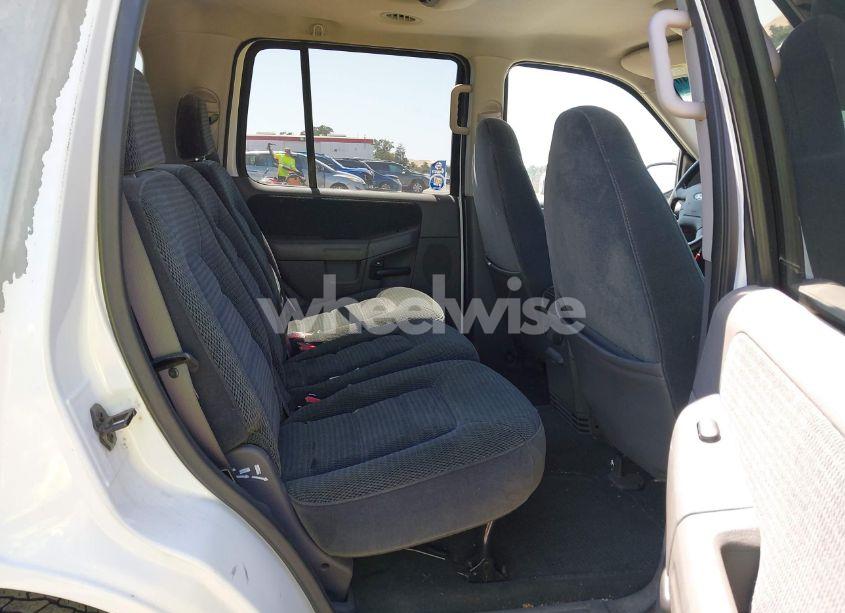 Photo 8 of 2002 Ford Explorer XLT (VIN 1FMZU73E52ZA40029)