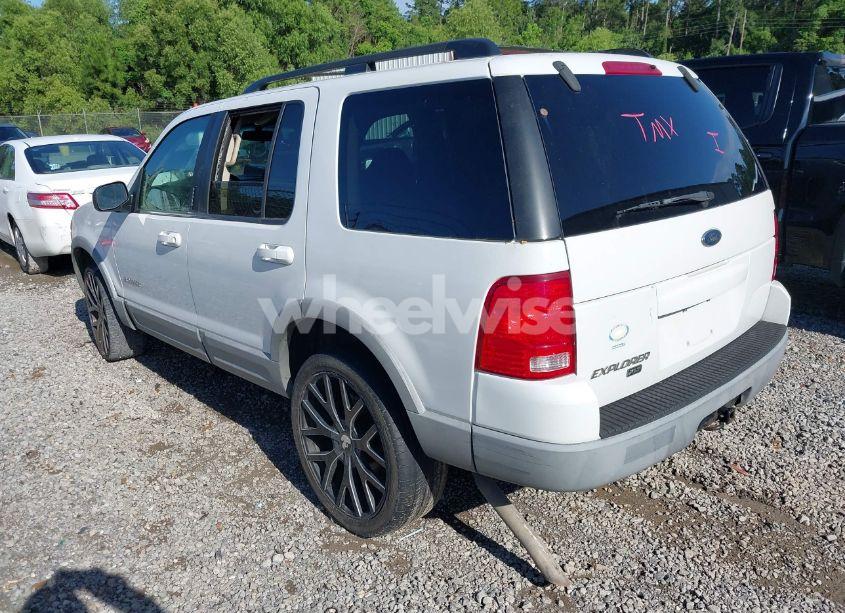 Photo 3 of 2002 Ford Explorer XLT (VIN 1FMZU73E52ZA71930)