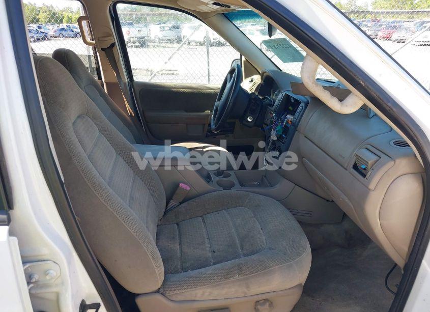 Photo 5 of 2002 Ford Explorer XLT (VIN 1FMZU73E52ZA71930)