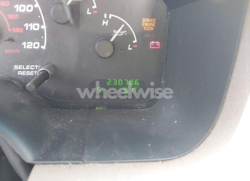 Photo 7 of 2002 Ford Explorer XLT (VIN 1FMZU73E52ZA71930)