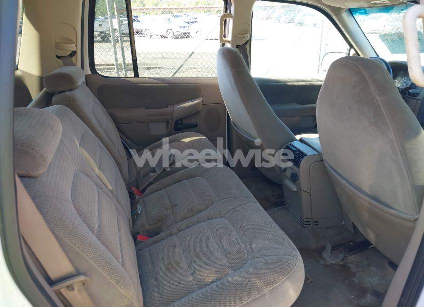 Photo 8 of 2002 Ford Explorer XLT (VIN 1FMZU73E52ZA71930)