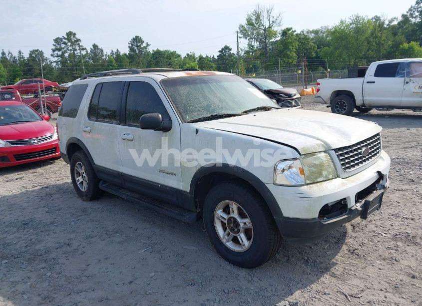 2002 Ford Explorer XLT (VIN 1FMZU73E52ZB31608) main photo