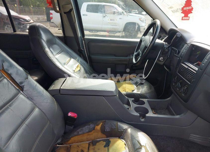 Photo 5 of 2002 Ford Explorer XLT (VIN 1FMZU73E52ZB31608)