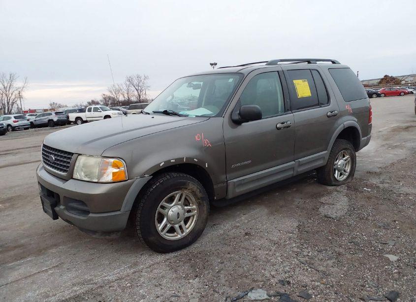 Photo 2 of 2002 Ford Explorer XLT (VIN 1FMZU73E52ZB75513)