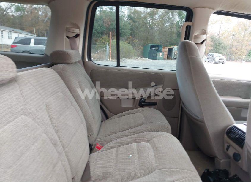 Photo 8 of 2002 Ford Explorer XLT (VIN 1FMZU73E62UA52395)