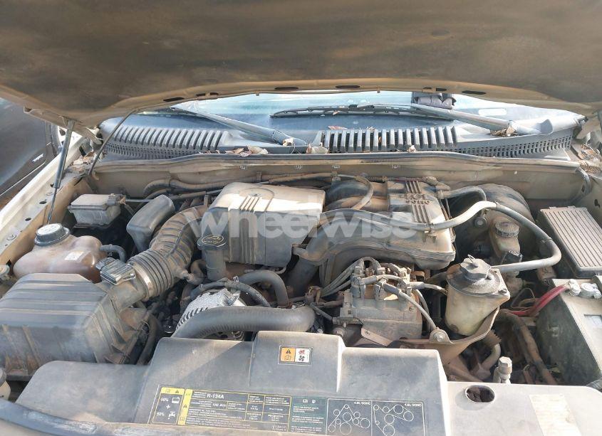 Photo 10 of 2002 Ford Explorer XLT (VIN 1FMZU73E62UB29699)