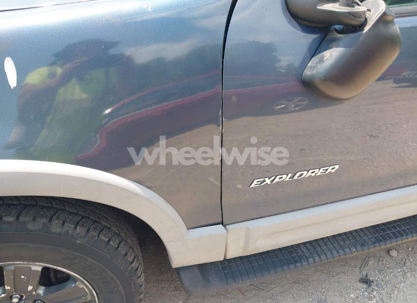 Photo 12 of 2002 Ford Explorer XLT (VIN 1FMZU73E62ZA22171)