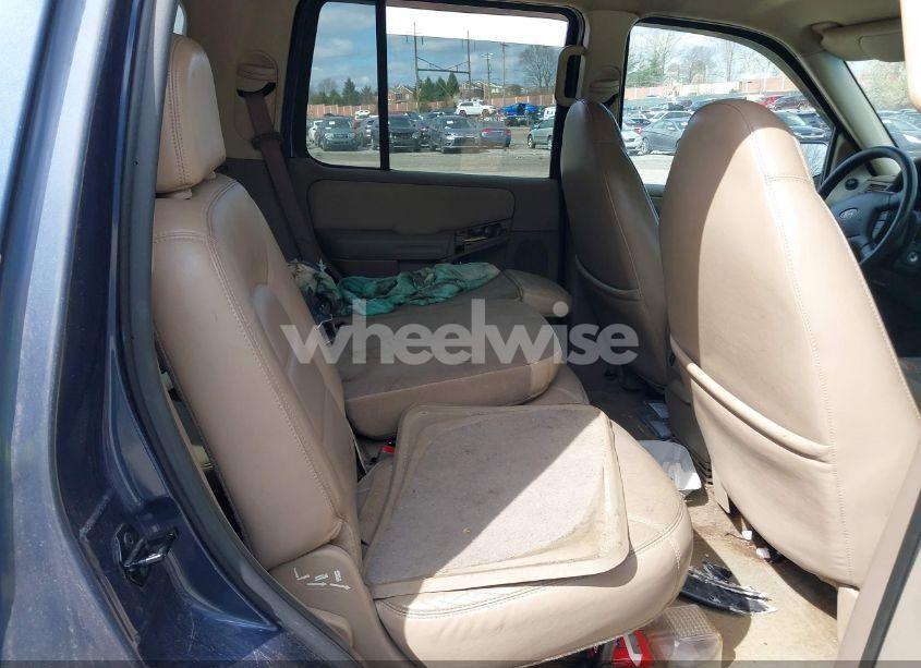 Photo 8 of 2002 Ford Explorer XLT (VIN 1FMZU73E62ZB39054)