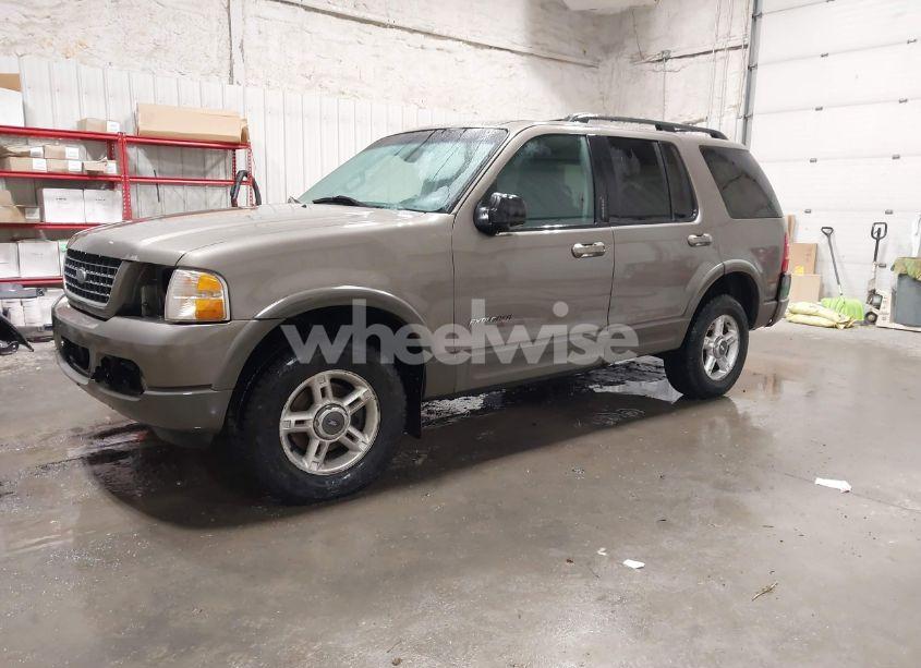 Photo 2 of 2002 Ford Explorer XLT (VIN 1FMZU73E62ZC15579)