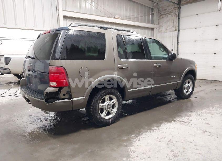 Photo 4 of 2002 Ford Explorer XLT (VIN 1FMZU73E62ZC15579)