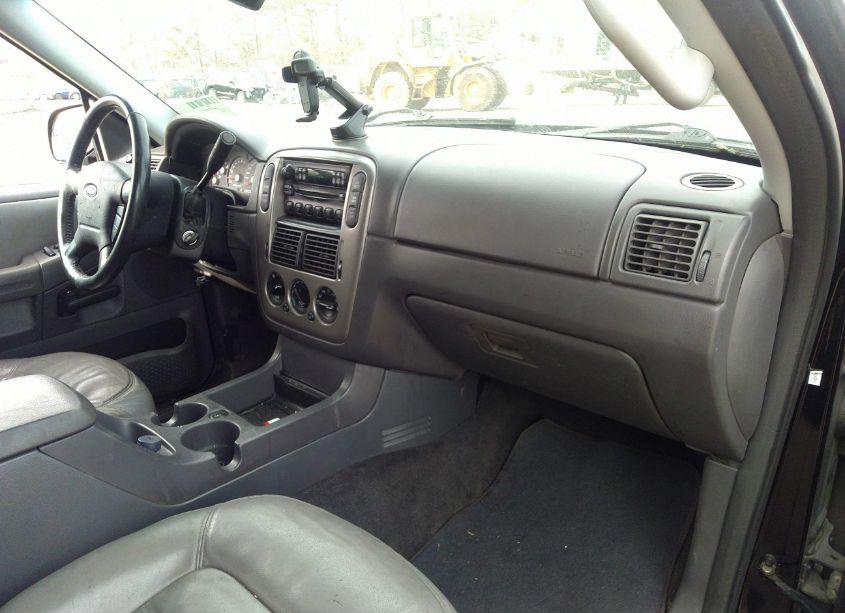Photo 5 of 2005 Ford Explorer XLT/XLT SPORT (VIN 1FMZU73E65UA01712)