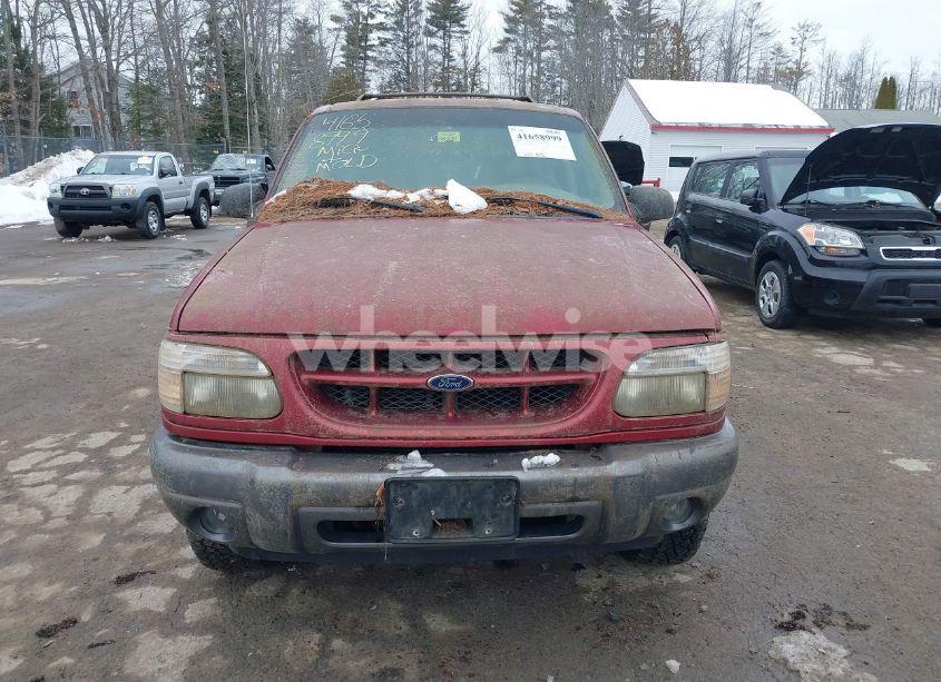 Photo 13 of 2000 Ford Explorer XLT (VIN 1FMZU73E6YZB45770)