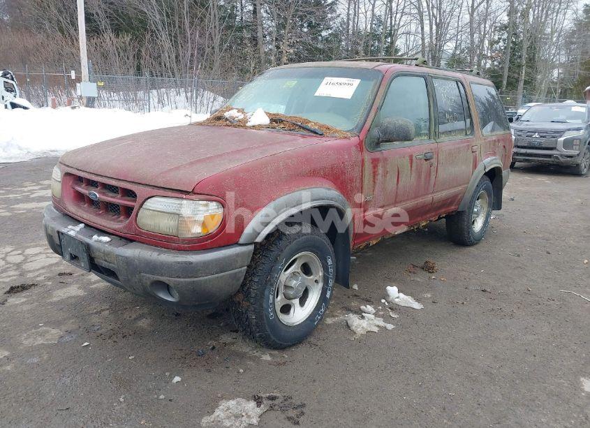 Photo 2 of 2000 Ford Explorer XLT (VIN 1FMZU73E6YZB45770)
