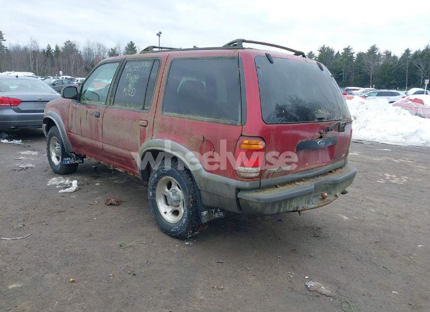 Photo 3 of 2000 Ford Explorer XLT (VIN 1FMZU73E6YZB45770)