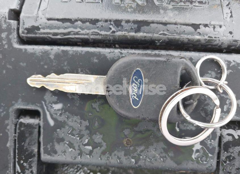 Photo 11 of 2002 Ford Explorer XLT (VIN 1FMZU73E72UC53402)