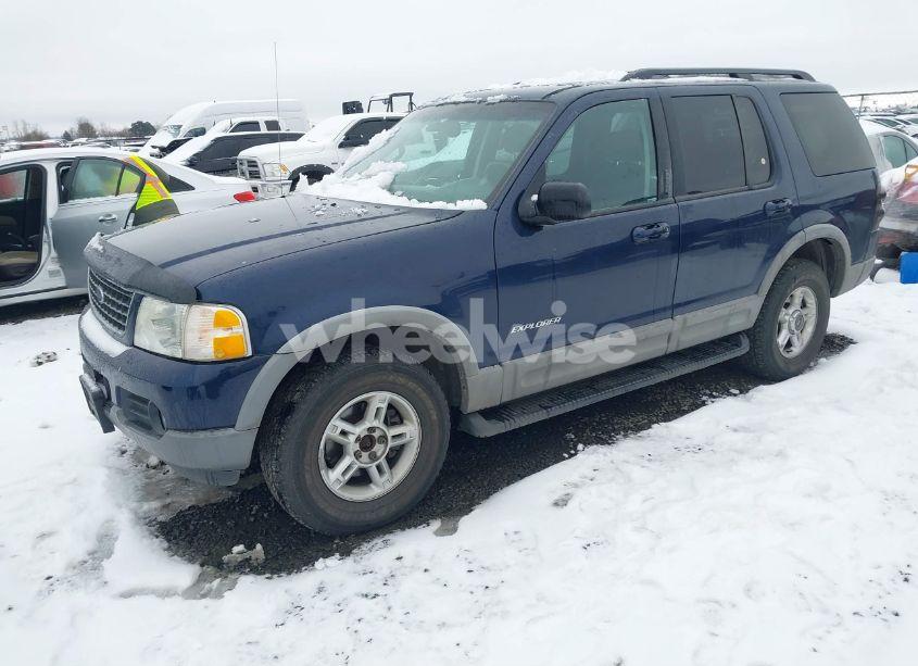 Photo 2 of 2002 Ford Explorer XLT (VIN 1FMZU73E72UC53402)