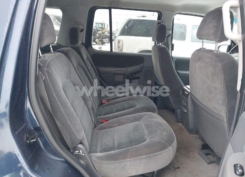 Photo 8 of 2002 Ford Explorer XLT (VIN 1FMZU73E72UC53402)