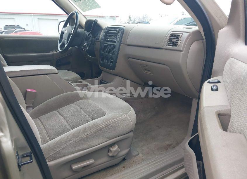 Photo 5 of 2002 Ford Explorer XLT (VIN 1FMZU73E72ZC15042)