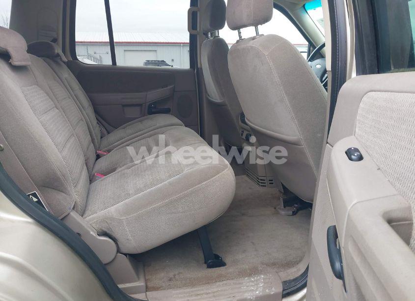 Photo 8 of 2002 Ford Explorer XLT (VIN 1FMZU73E72ZC15042)