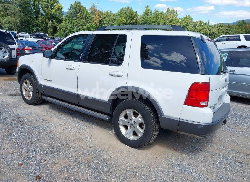 Photo 3 of 2005 Ford Explorer XLT/XLT SPORT (VIN 1FMZU73E75UA32094)