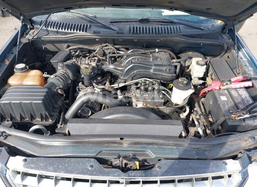 Photo 10 of 2005 Ford Explorer XLT/XLT SPORT (VIN 1FMZU73E75UB35029)
