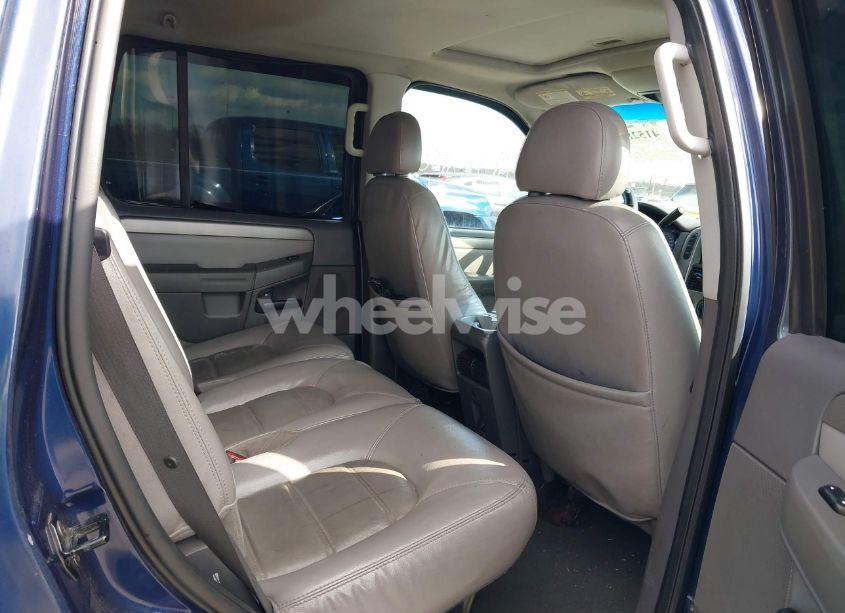 Photo 8 of 2005 Ford Explorer XLT/XLT SPORT (VIN 1FMZU73E75UB35029)