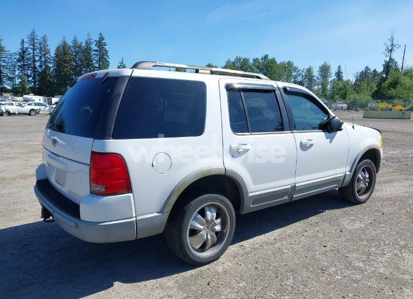 Photo 4 of 2002 Ford Explorer XLT (VIN 1FMZU73E82ZA16789)