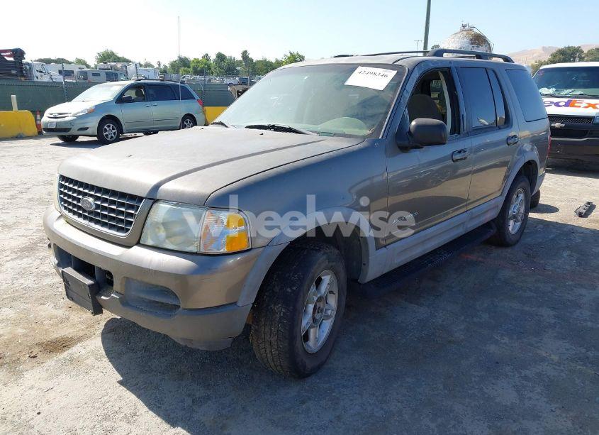 Photo 2 of 2002 Ford Explorer XLT (VIN 1FMZU73E82ZB66773)