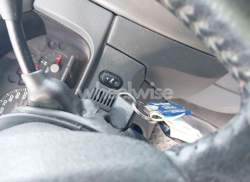 Photo 11 of 2005 Ford Explorer XLT/XLT SPORT (VIN 1FMZU73E85UA42438)