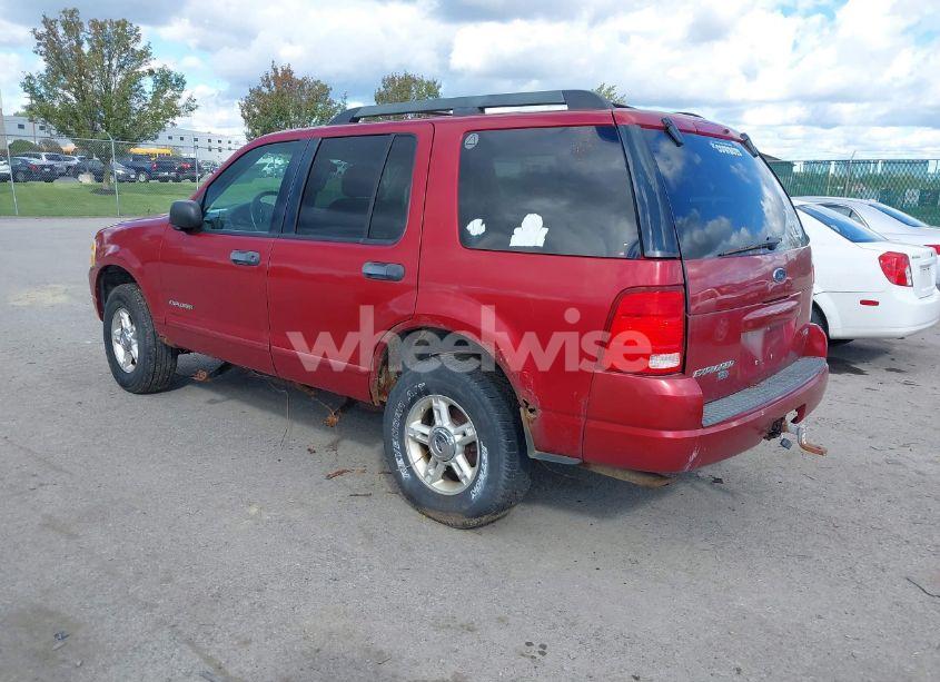 Photo 3 of 2005 Ford Explorer XLT/XLT SPORT (VIN 1FMZU73E85UA42438)