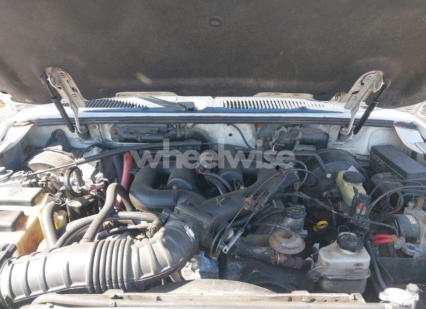 Photo 10 of 2001 Ford Explorer XLT (VIN 1FMZU73E91ZA04178)