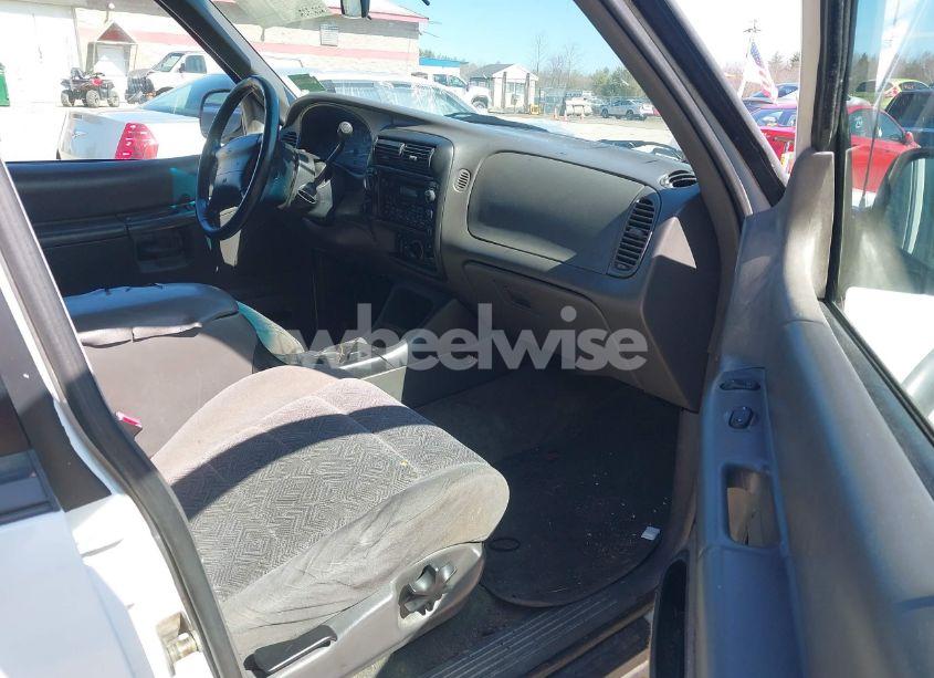 Photo 5 of 2001 Ford Explorer XLT (VIN 1FMZU73E91ZA04178)