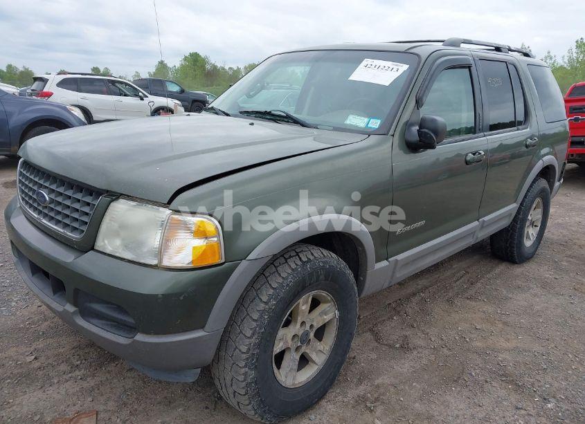 Photo 2 of 2002 Ford Explorer XLT (VIN 1FMZU73E92ZA86236)