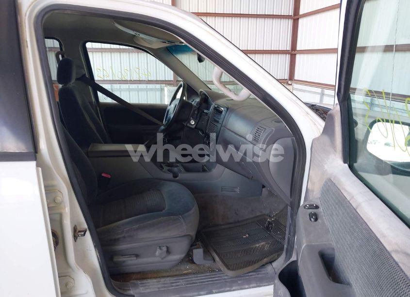 Photo 5 of 2002 Ford Explorer XLT (VIN 1FMZU73E92ZC17715)