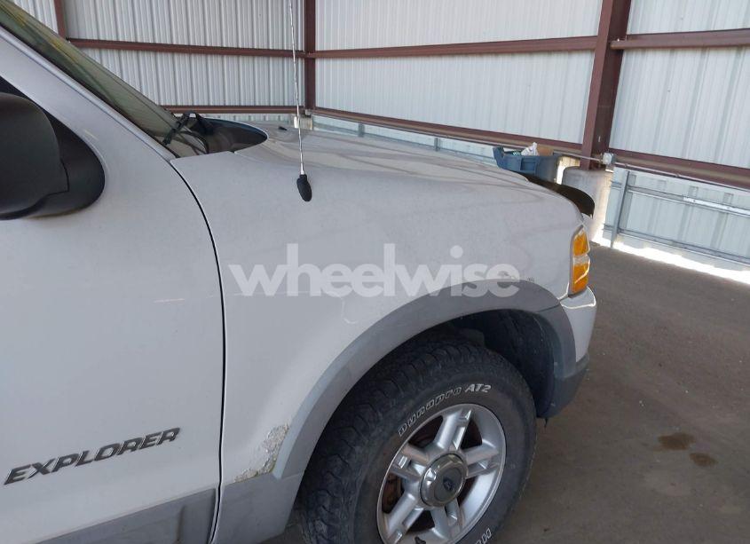 Photo 6 of 2002 Ford Explorer XLT (VIN 1FMZU73E92ZC17715)