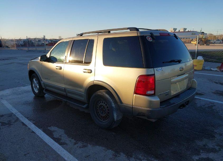 Photo 3 of 2002 Ford Explorer XLT (VIN 1FMZU73E92ZC51928)