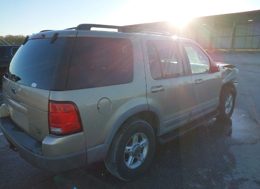 Photo 4 of 2002 Ford Explorer XLT (VIN 1FMZU73E92ZC51928)