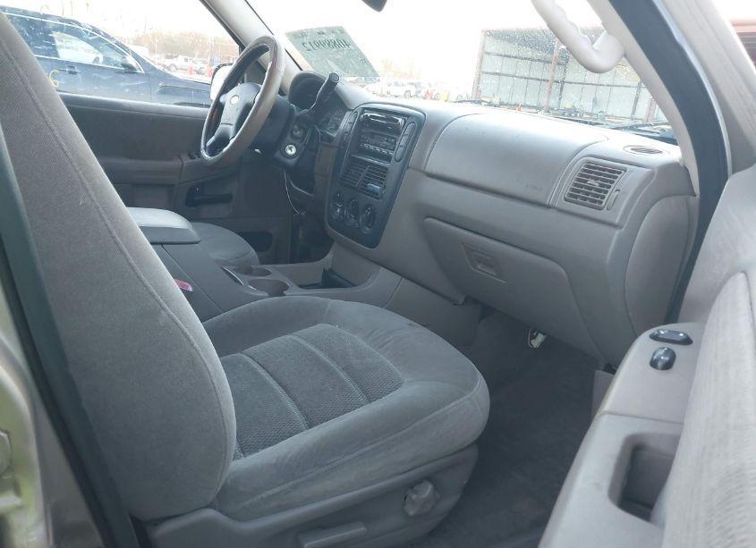 Photo 5 of 2002 Ford Explorer XLT (VIN 1FMZU73E92ZC51928)