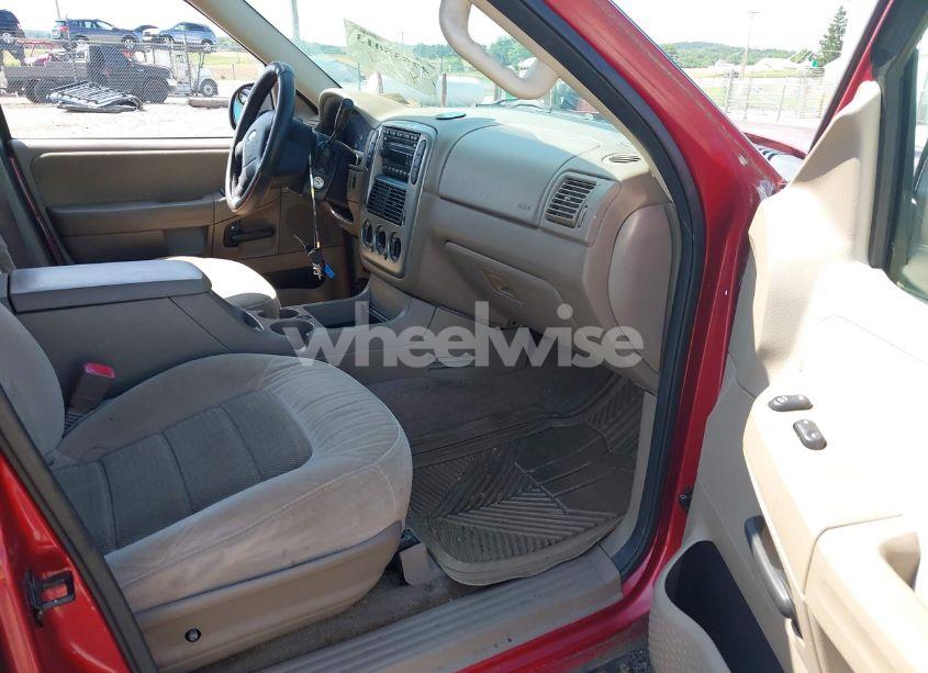 Photo 5 of 2005 Ford Explorer XLT/XLT SPORT (VIN 1FMZU73E95UB86676)