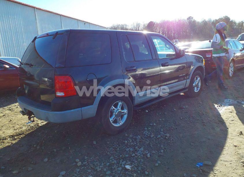 Photo 4 of 2002 Ford Explorer XLT (VIN 1FMZU73EX2UC41471)