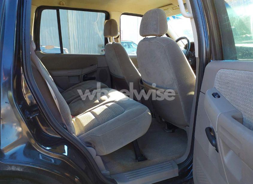Photo 8 of 2002 Ford Explorer XLT (VIN 1FMZU73EX2UC41471)